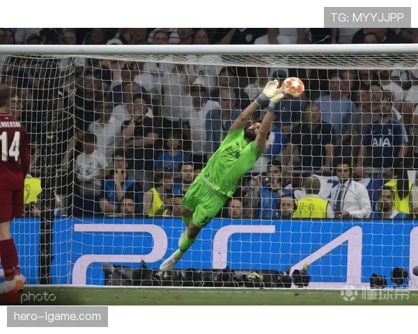 阿利松荣膺英超金手套奖，彰显防线核心稳定性