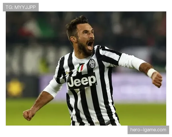 阿克技术特点:防守稳健出球能力突出,左路攻防表现持续提升 阿克技术特点:防守稳健出球能力突出,左路攻防表现持续提升